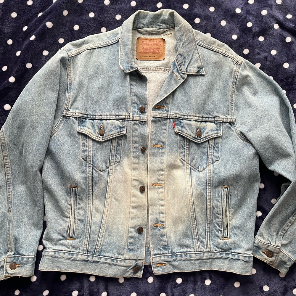 LEVI’S JEAN JACKET